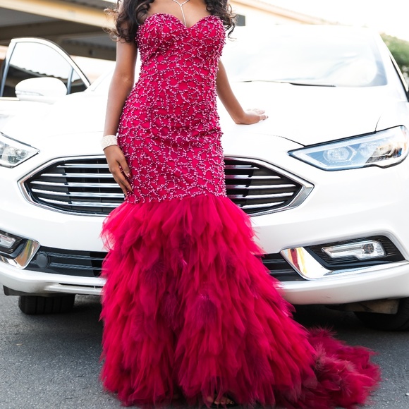 Two Beautiful dresses for sell - Picture 1 of 3